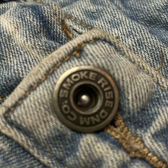 Men’s Smoke rise light blue distressed jeans - Picture 4 of 4